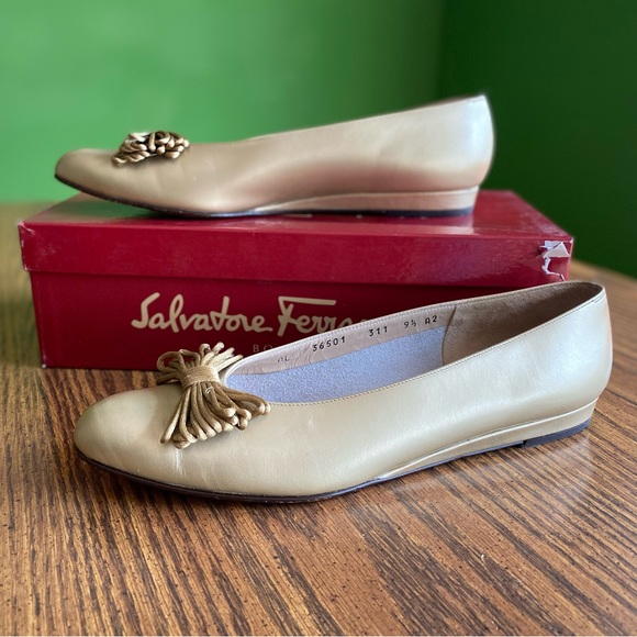 Ferragamo size 9 1/2 AA - Picture 1 of 4